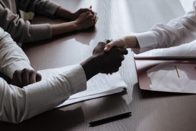 Indemnités de rupture : ce que changerait le plafond unique à un PASS prévu pour 2027